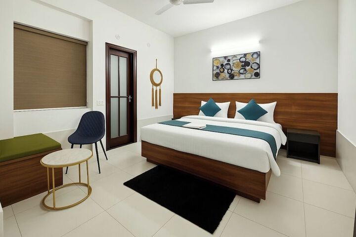 Room 6 of 10