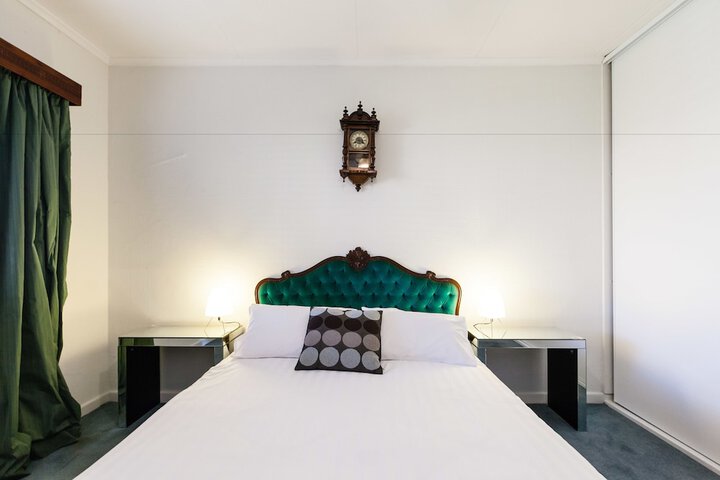 Room 4 of 42