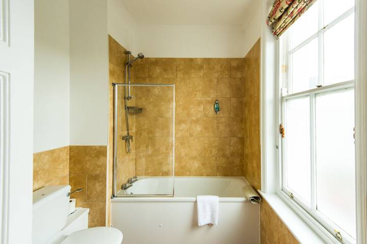 Room 43 of 86