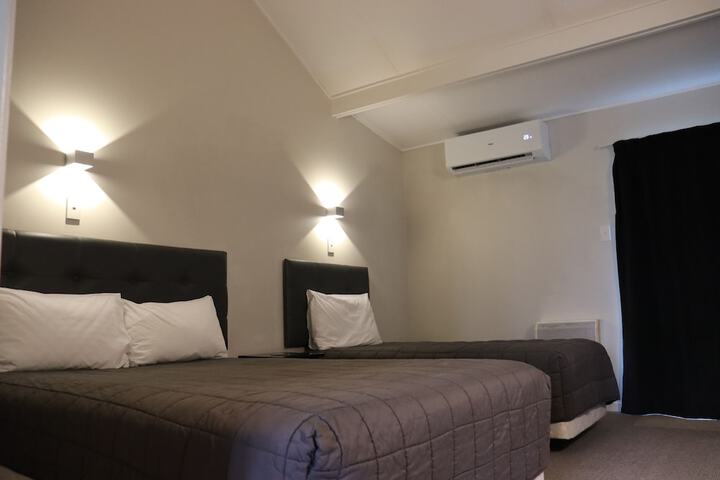 Room 6 of 22