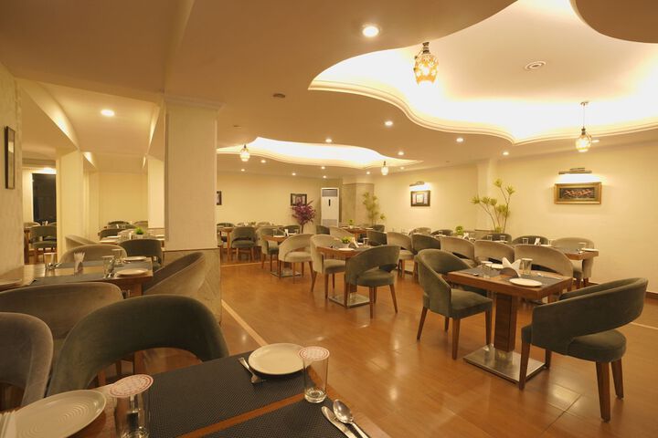 Dining 58 of 79