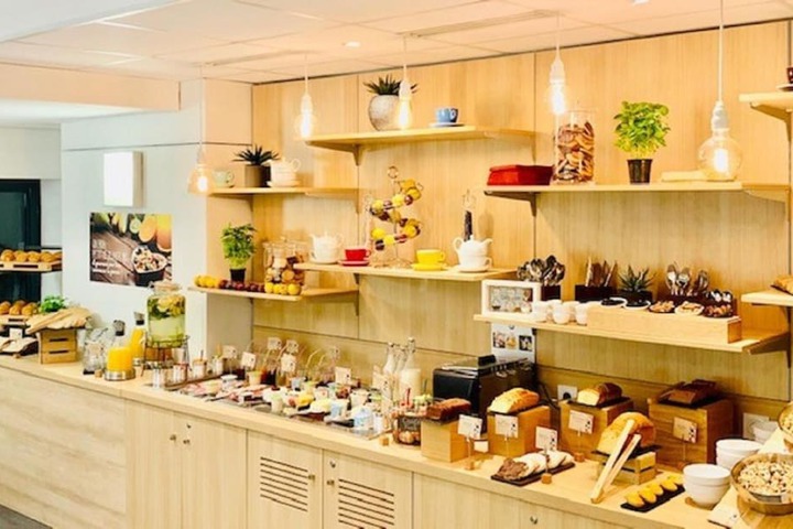 Breakfast buffet