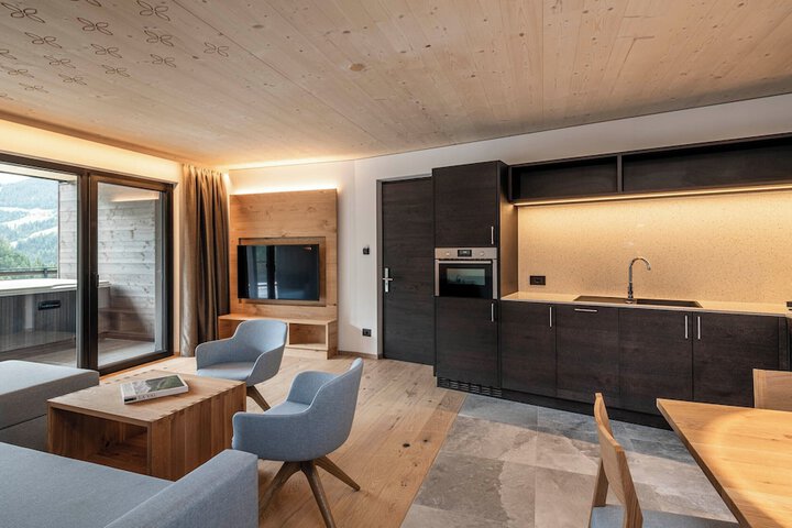 Room 11 of 20