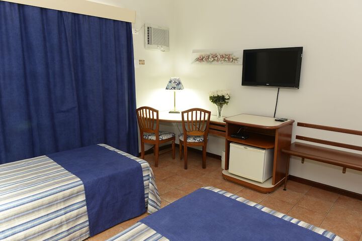 Room 6 of 24