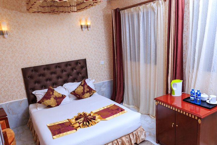 Room 34 of 66