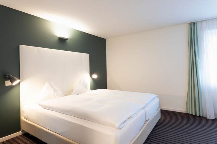Room 16 of 32