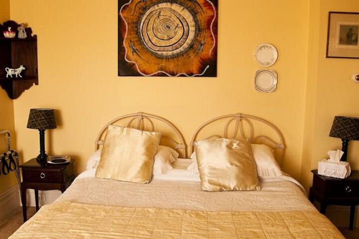 Room 13 of 25