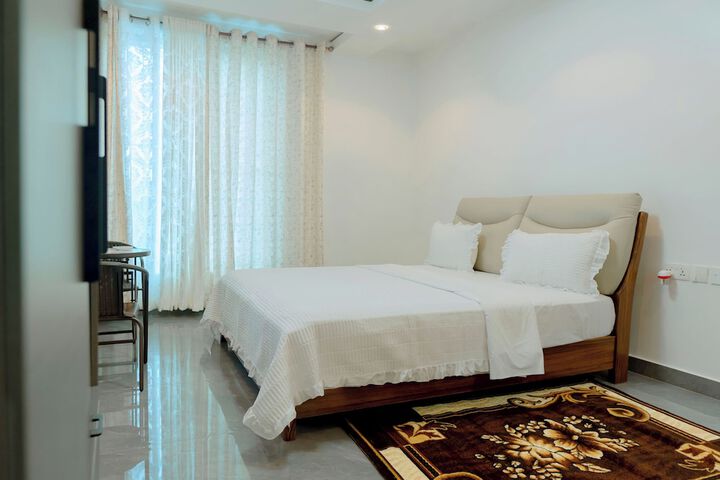 Room 4 of 17
