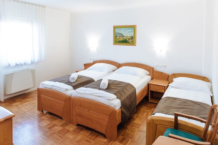 Room 5 of 39