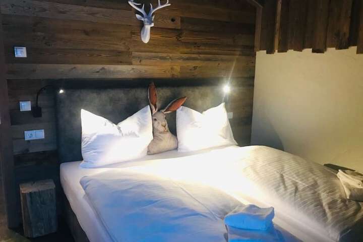 Room 2 of 97