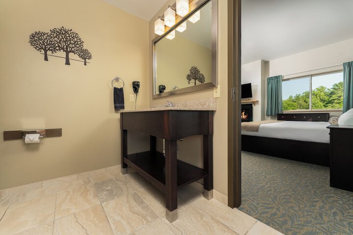 Room 118 of 147