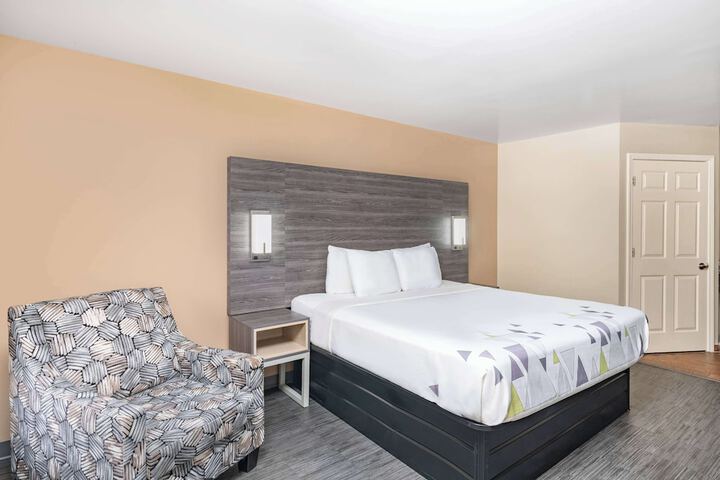 1 King Bed Mobility Accessible (5 of 11)
