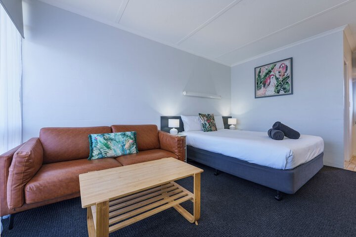 Room 10 of 26