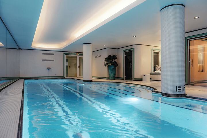 Pool 40 of 57