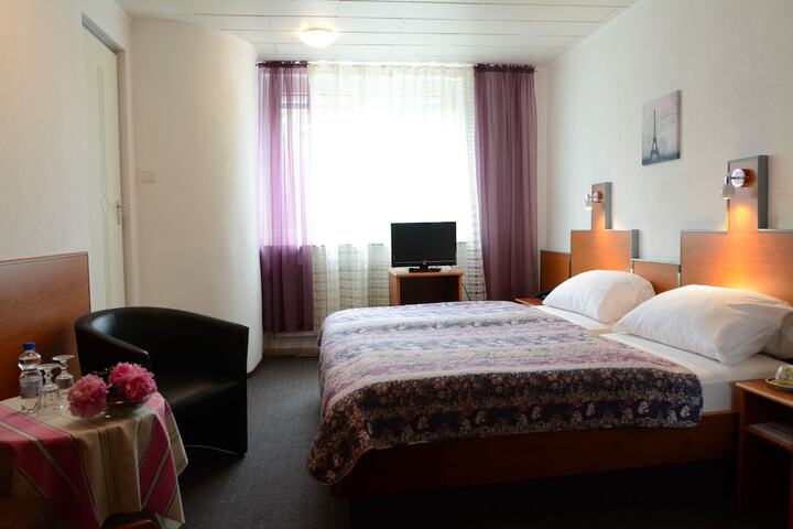 Room 3 of 59