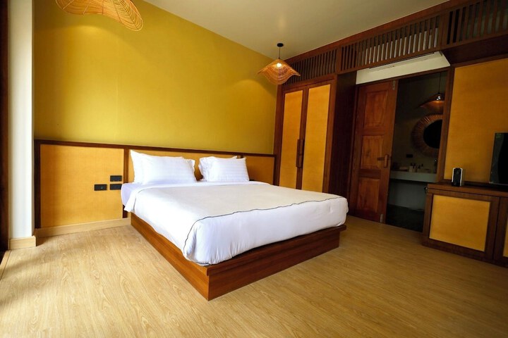 Room 6 of 56