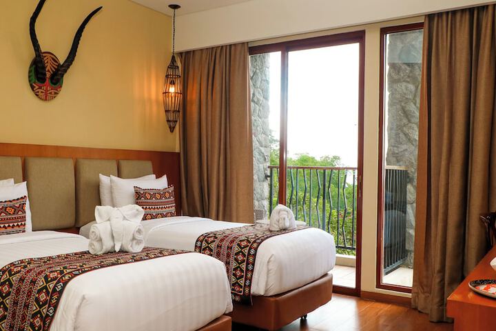 Room 2 of 12