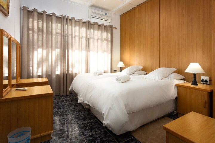 Room 27 of 91
