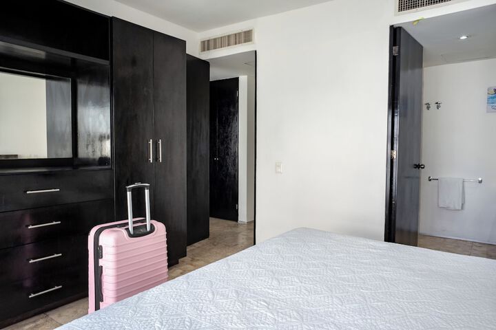 Room 10 of 96