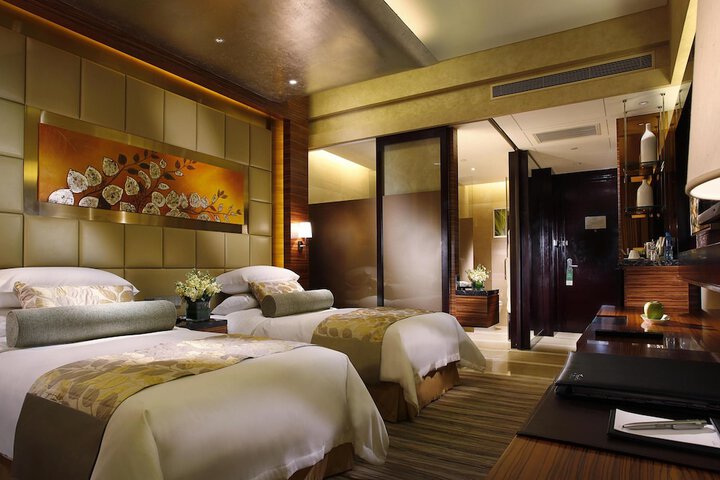 Room 21 of 213