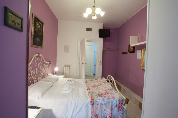Room 21 of 68