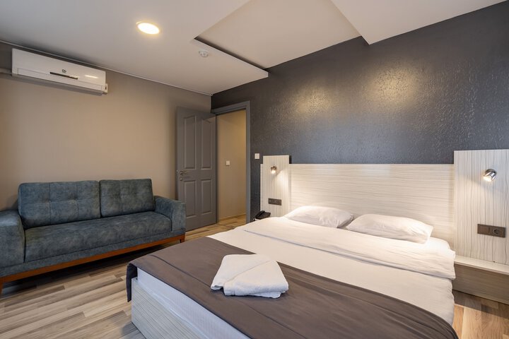 Room 34 of 73