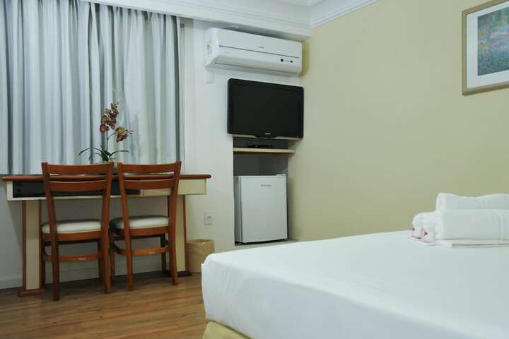 Room 13 of 39