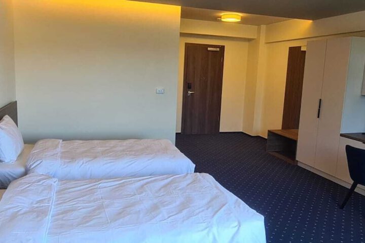 Room 16 of 21