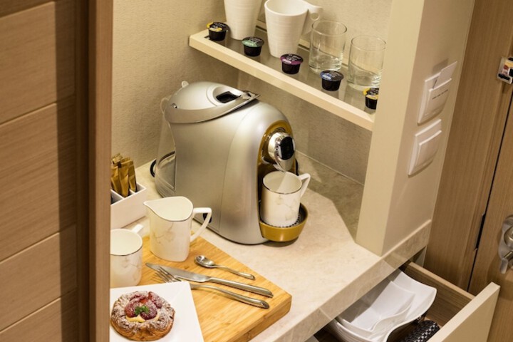 Breakfast/Coffee Service 25 of 38