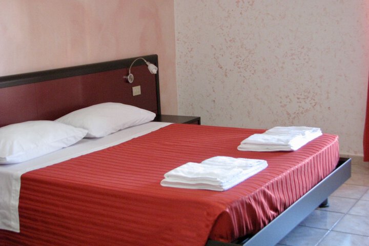 Room 10 of 46