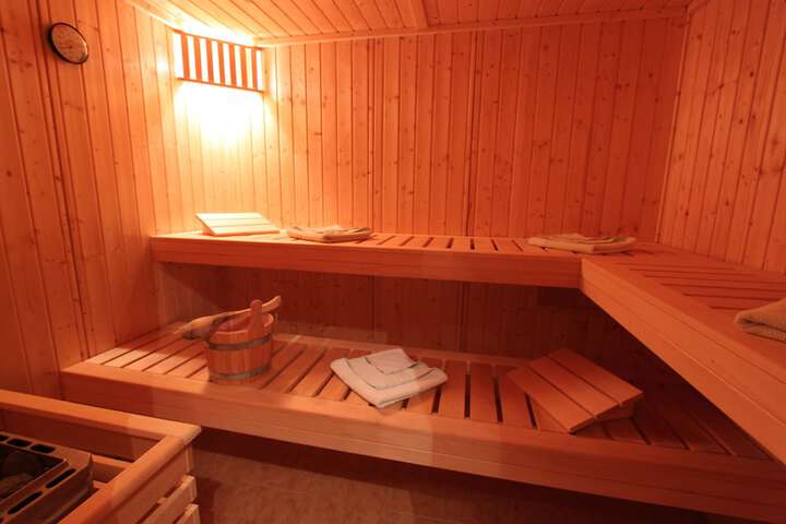 Spa 66 of 77