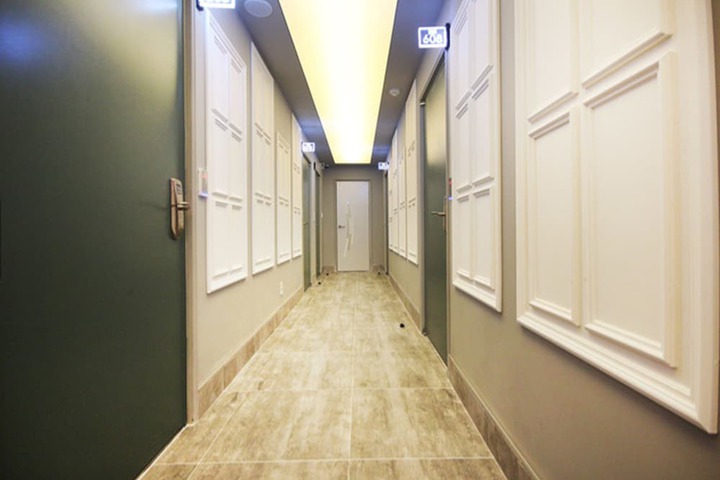 Ballroom/Hall 15 of 48