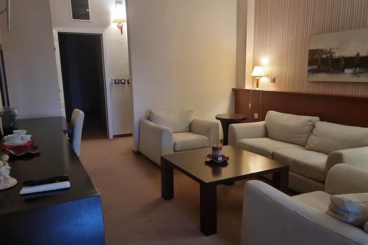 Room 2 of 37