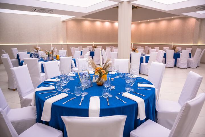 Ballroom/Hall 28 of 33