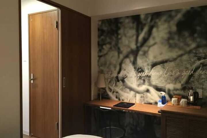 Room 9 of 31