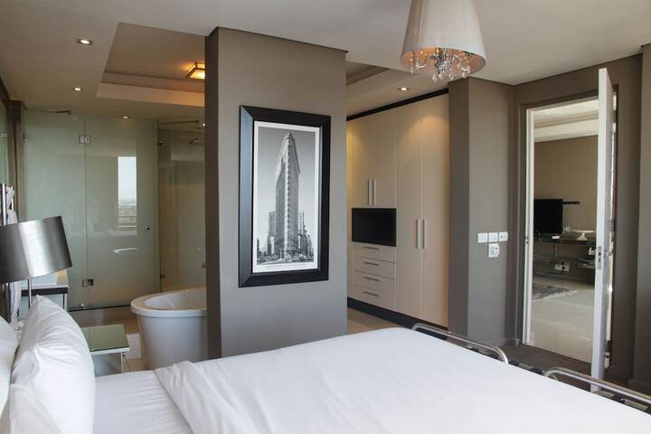 Room 60 of 132