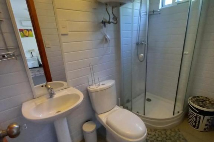 Room 9 of 16
