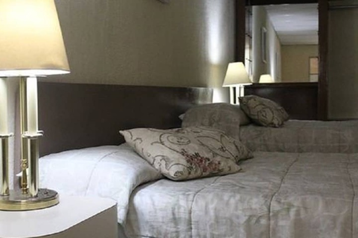 Room 5 of 80
