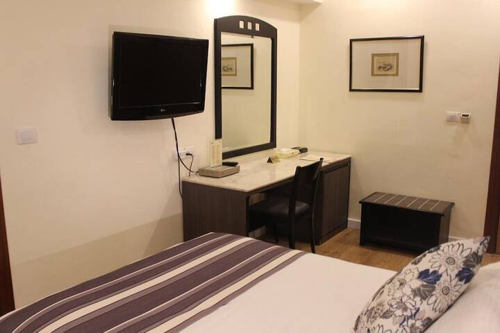 Room 34 of 89