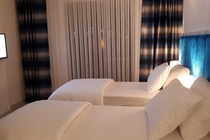Room 4 of 35