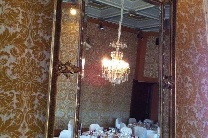 Ballroom/Hall 22 of 34