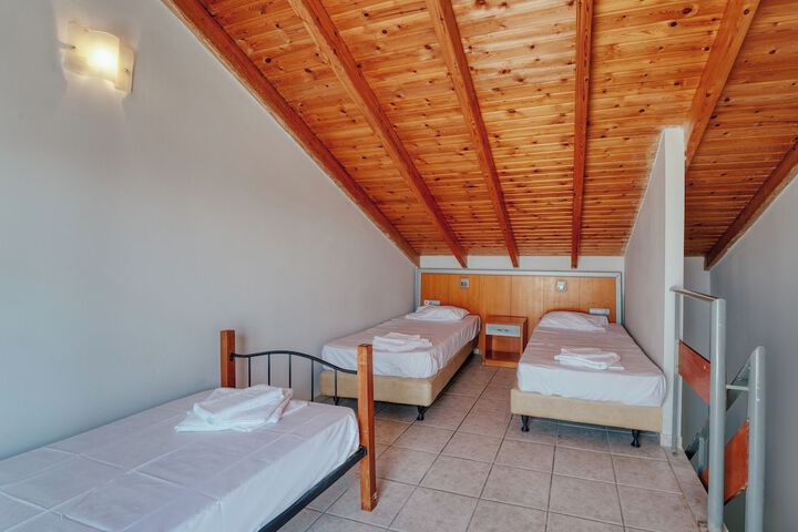 Room 10 of 46