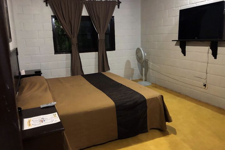 Room 2 of 6