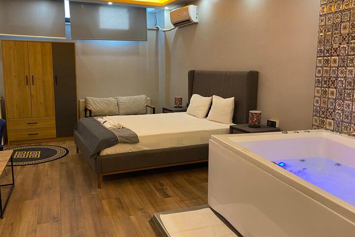 Room 5 of 21