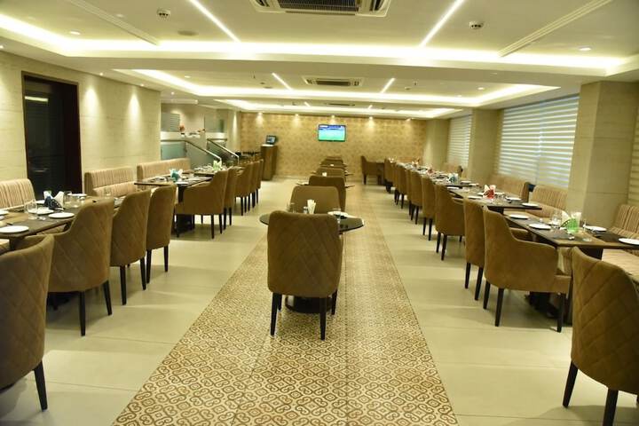 Dining Photos
