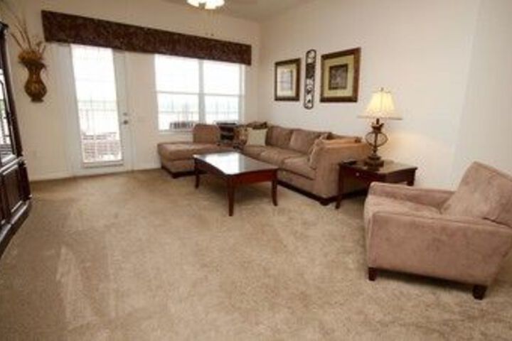 Room 8 of 10