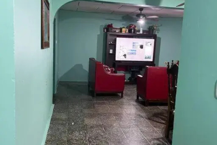 Room 12 of 19