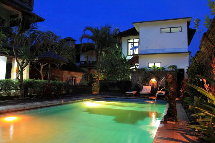 Pool 33 of 43