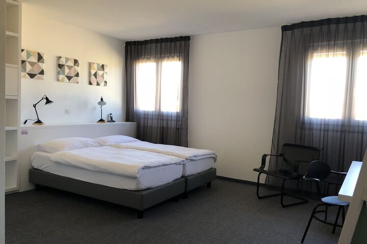 Room 18 of 86