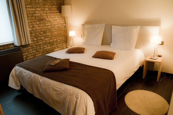 Room 12 of 47